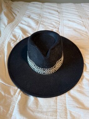 Pink Lily womens hat